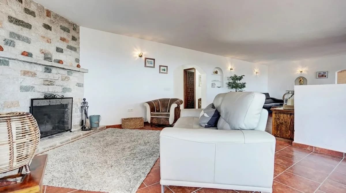 5 Bedroom Detached Villa for Sale in Mijas, Málaga - Image 9