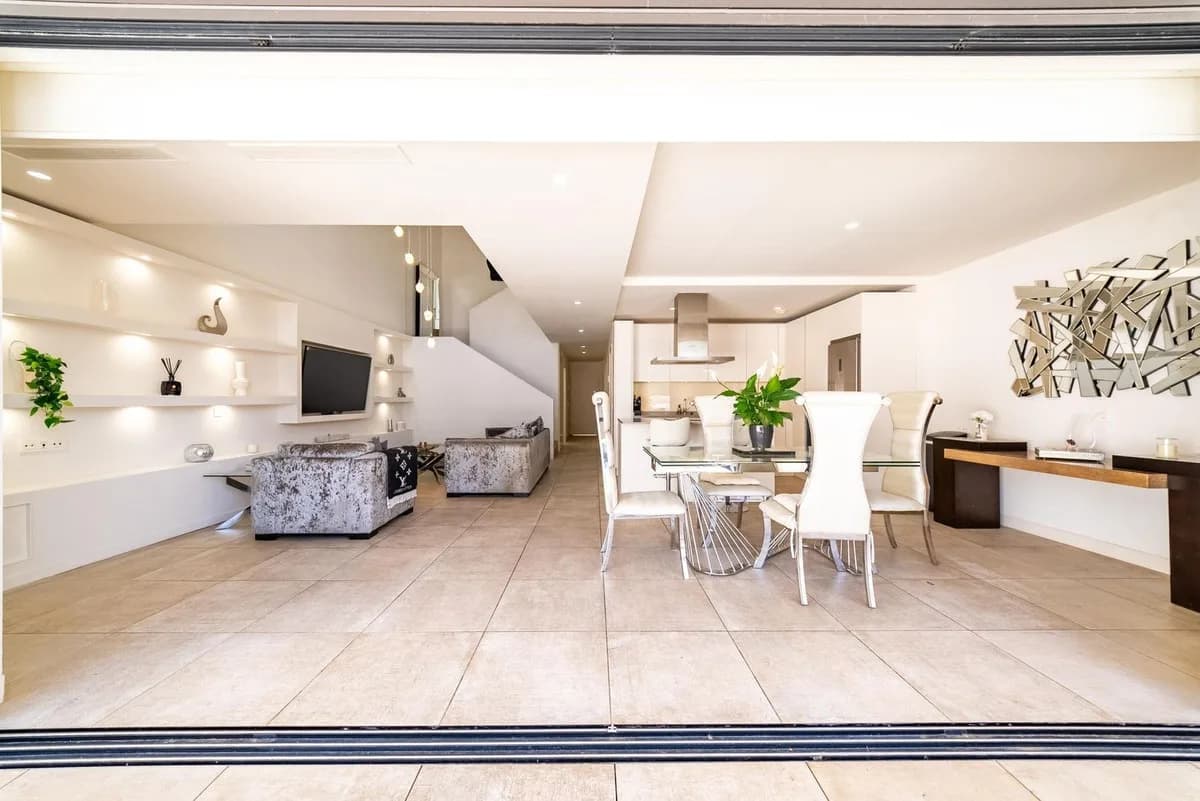 4 Bedroom Townhouse for Sale in La Cala de Mijas, Málaga - Image 4