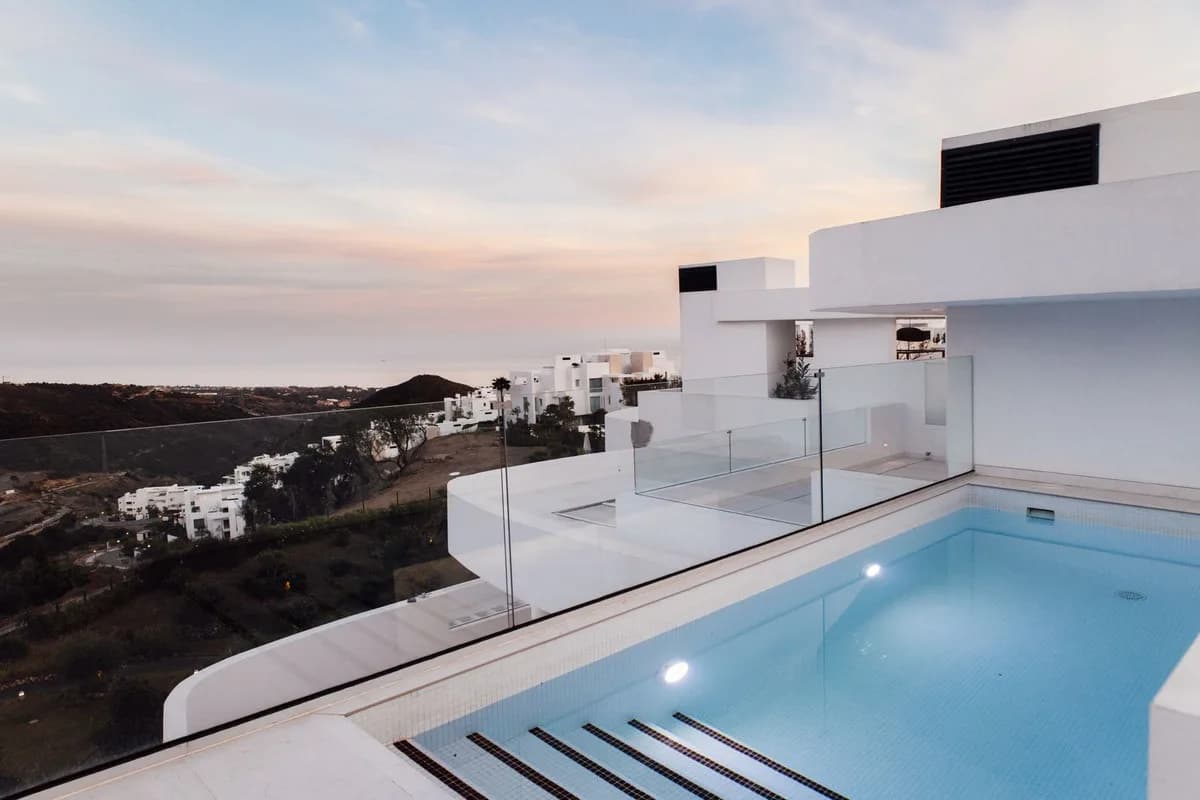 3 Bedroom Penthouse for Sale in Marbella, Málaga