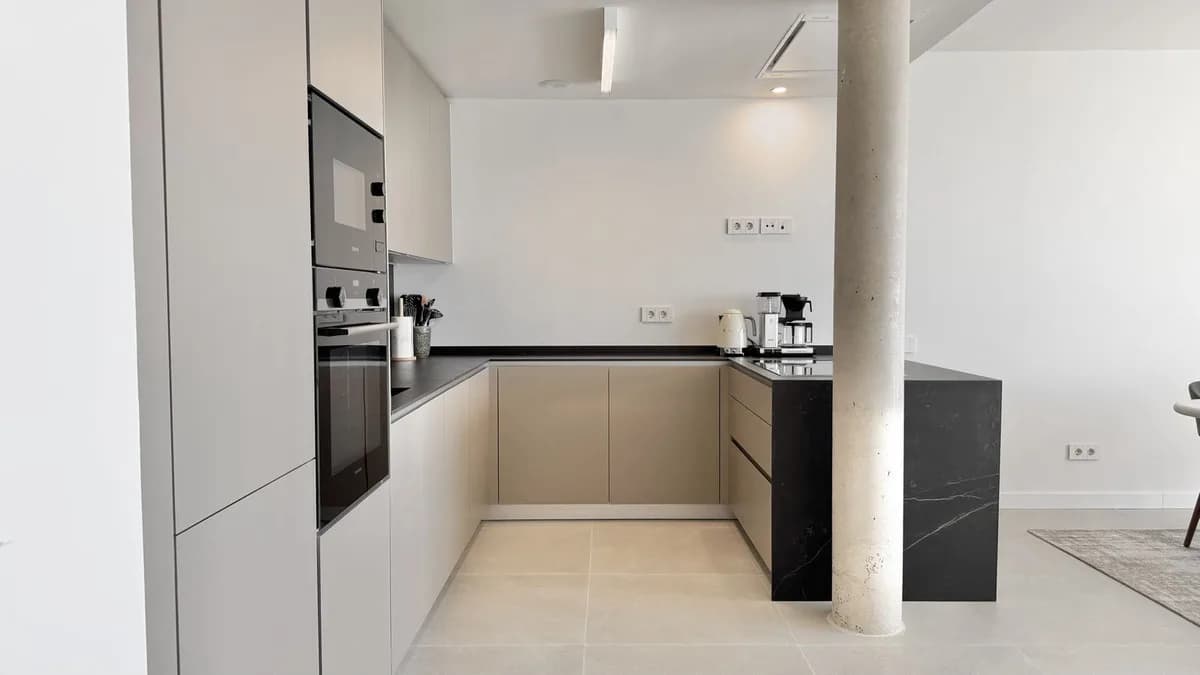 3 Bedroom Penthouse for Sale in Selwo, Málaga - Image 6
