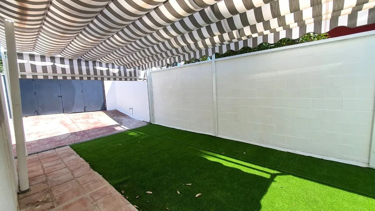 3 Bedroom Detached Villa for Sale in Fuengirola, Málaga - Image 5