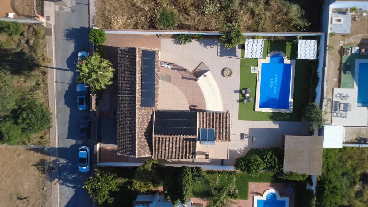 3 Bedroom Detached Villa for Sale in Alhaurín el Grande, Málaga - Image 2