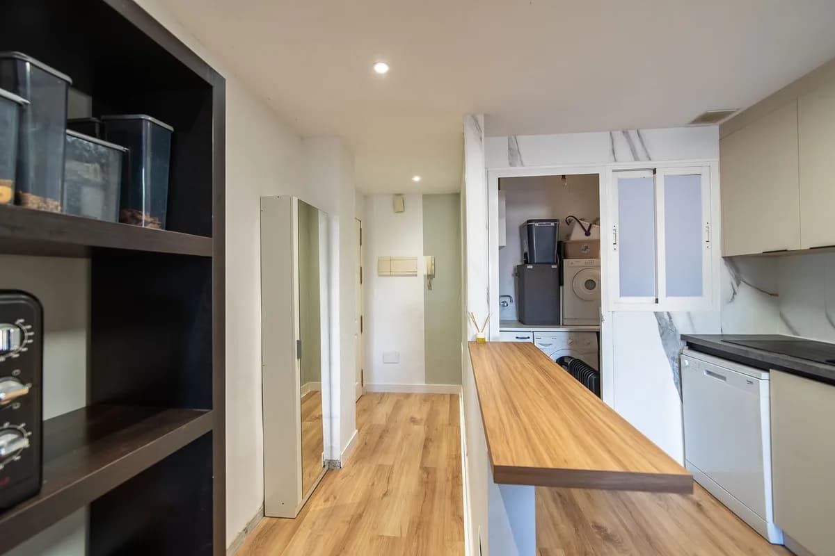 2 Bedroom Middle Floor Apartment for Sale in Mijas, Málaga - Image 8