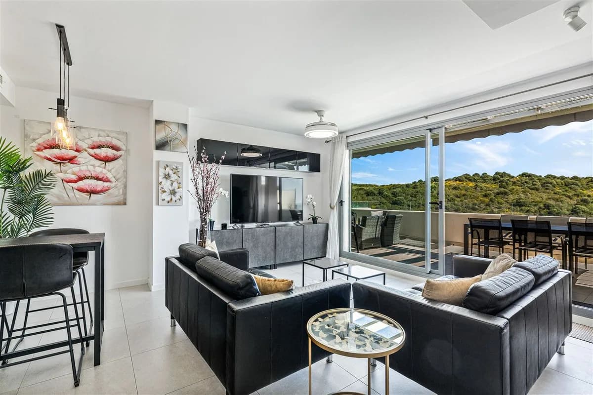 3 Bedroom Penthouse Duplex for Sale in Santa Clara, Málaga - Image 3
