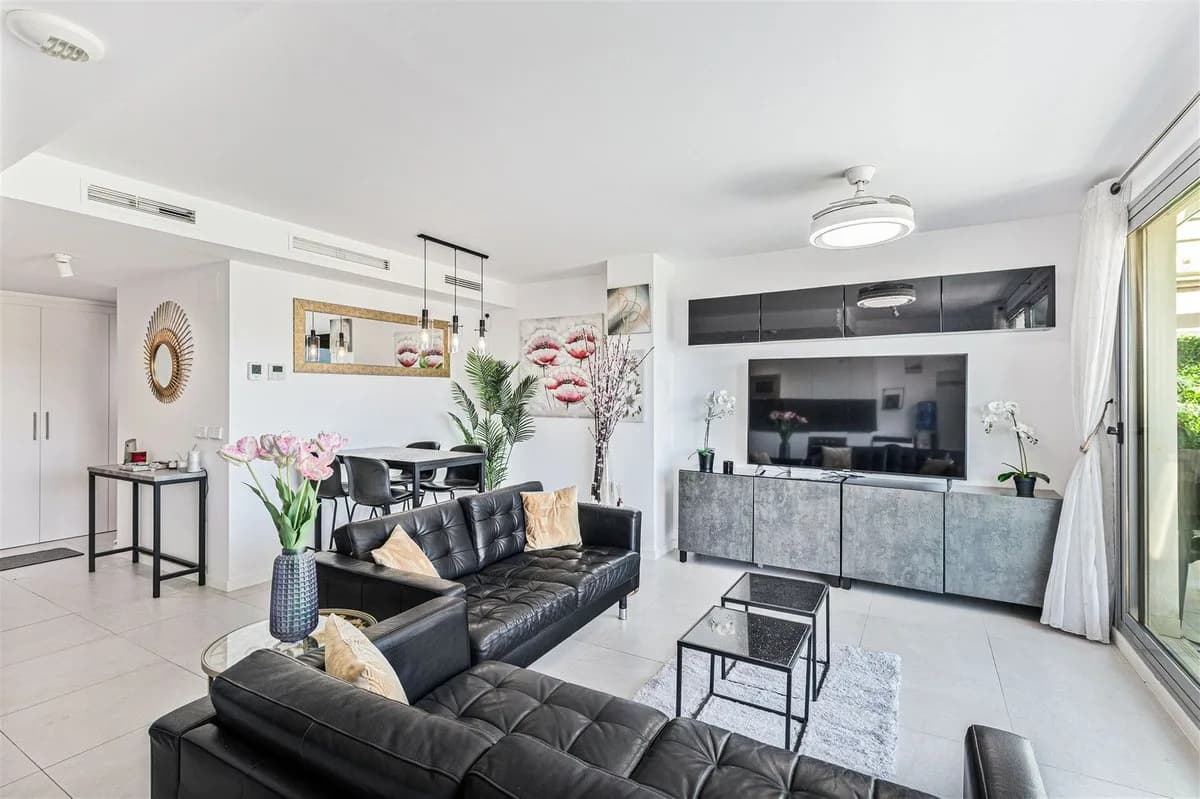 3 Bedroom Penthouse Duplex for Sale in Santa Clara, Málaga - Image 4
