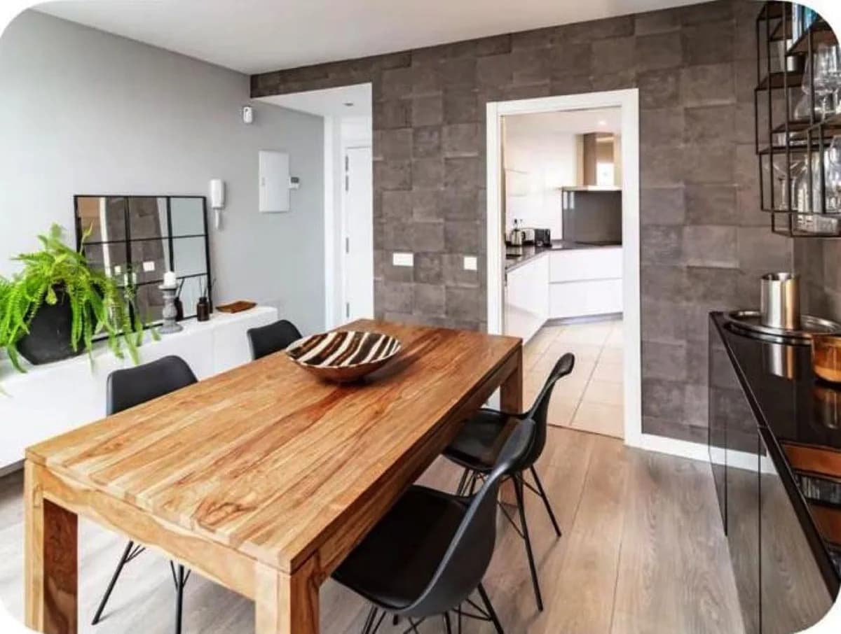 3 Bedroom Middle Floor Apartment for Sale in Nueva Andalucía, Málaga - Image 3