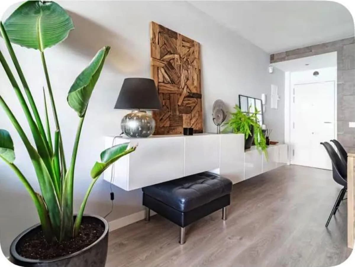 3 Bedroom Middle Floor Apartment for Sale in Nueva Andalucía, Málaga - Image 5