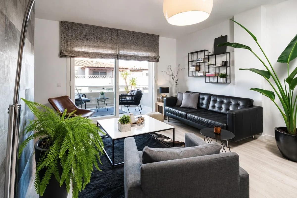 3 Bedroom Middle Floor Apartment for Sale in Nueva Andalucía, Málaga - Image 8