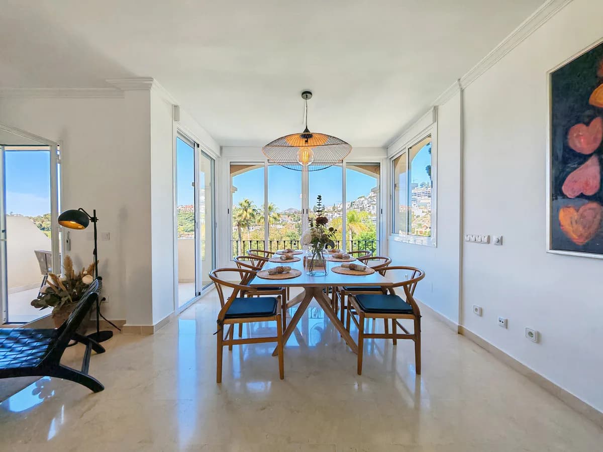 2 Bedroom Penthouse Duplex for Sale in Benahavís, Málaga - Image 2
