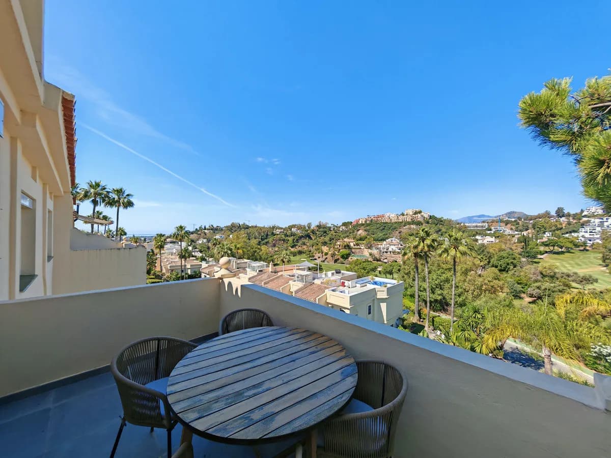 2 Bedroom Penthouse Duplex for Sale in Benahavís, Málaga - Image 7