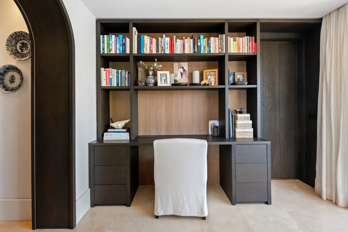 1 Bedroom Middle Floor Apartment for Sale in The Golden Mile, Málaga - Image 4