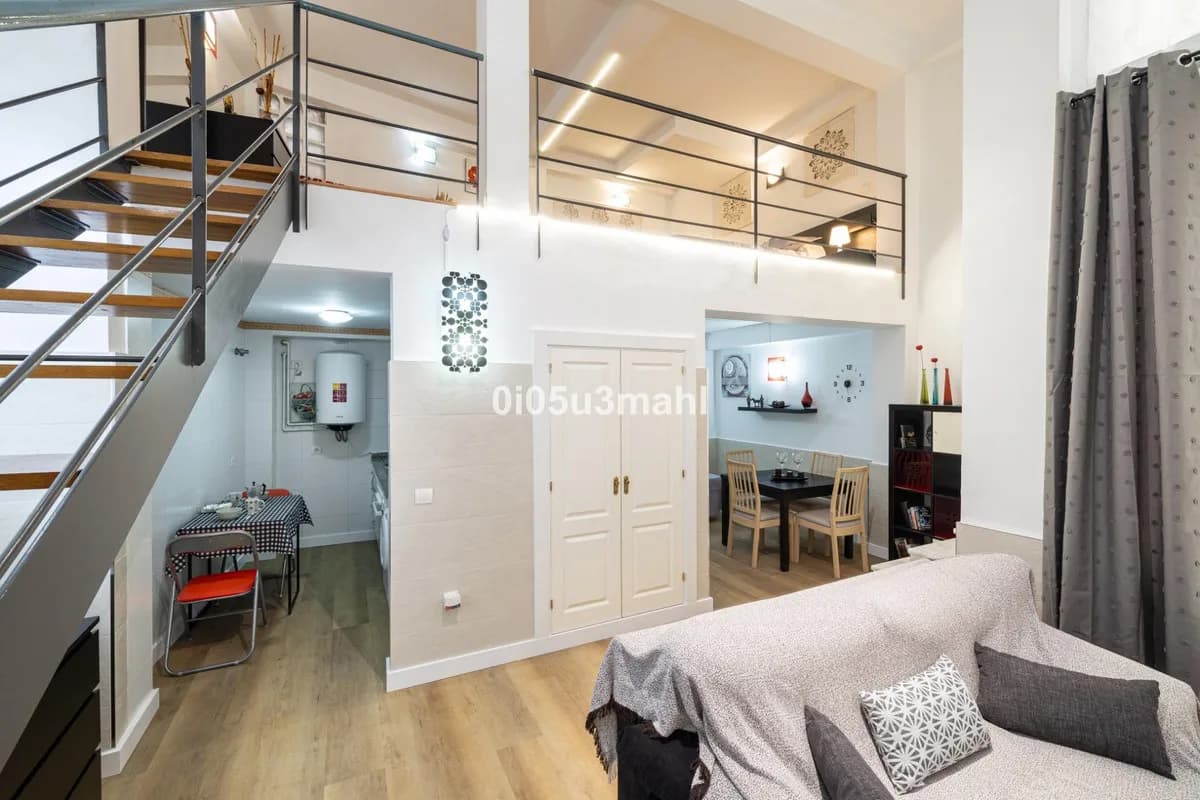 2 Bedroom Ground Floor Apartment for Sale in Centro Histórico, Málaga - Image 2
