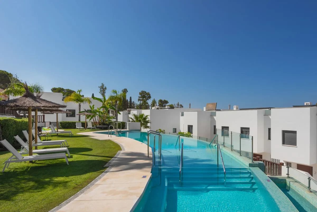3 Bedroom Townhouse for Sale in The Golden Mile, Málaga