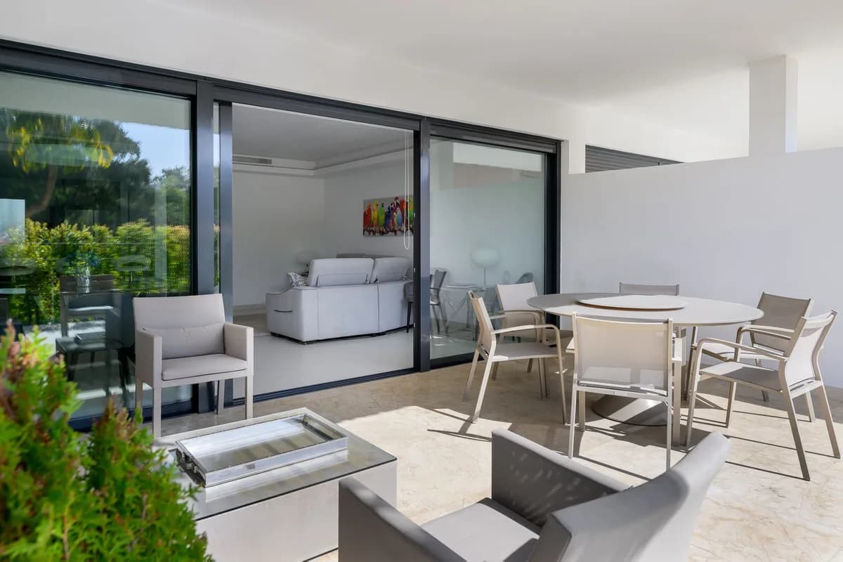 3 Bedroom Townhouse for Sale in The Golden Mile, Málaga - Image 7