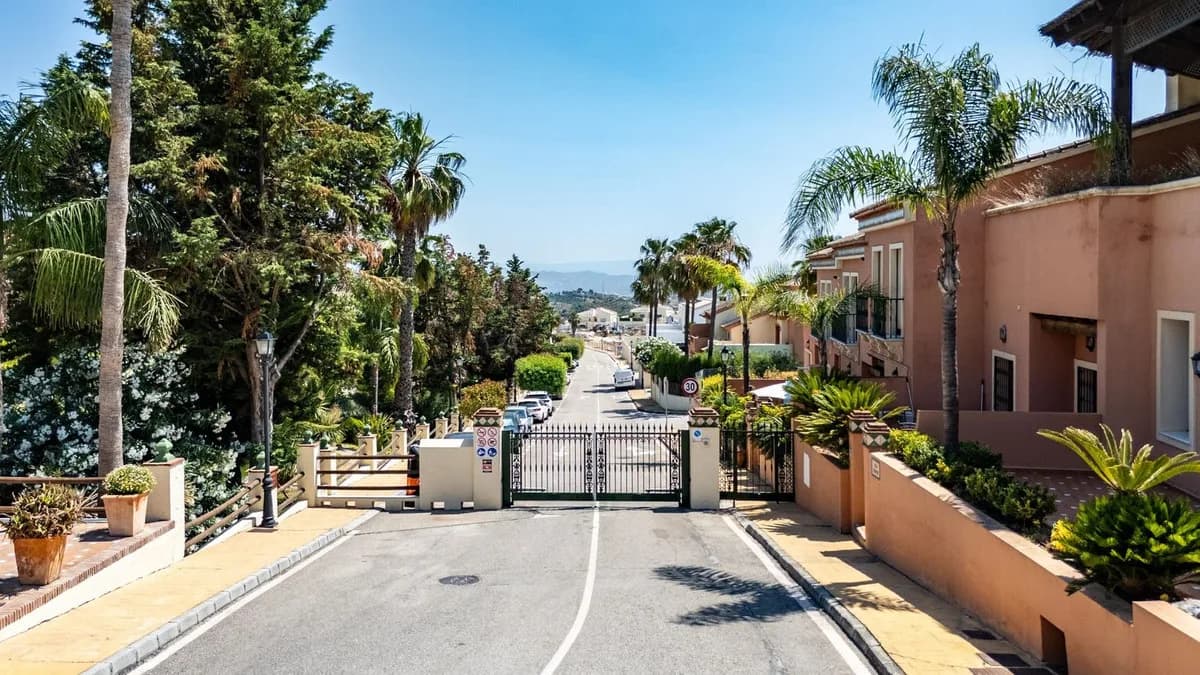 3 Bedroom Detached Villa for Sale in Coín, Málaga - Image 5