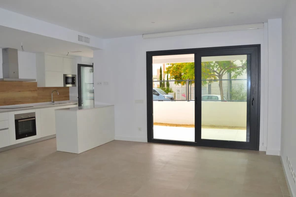 2 Bedroom Ground Floor Apartment for Sale in Estepona, Málaga - Image 5