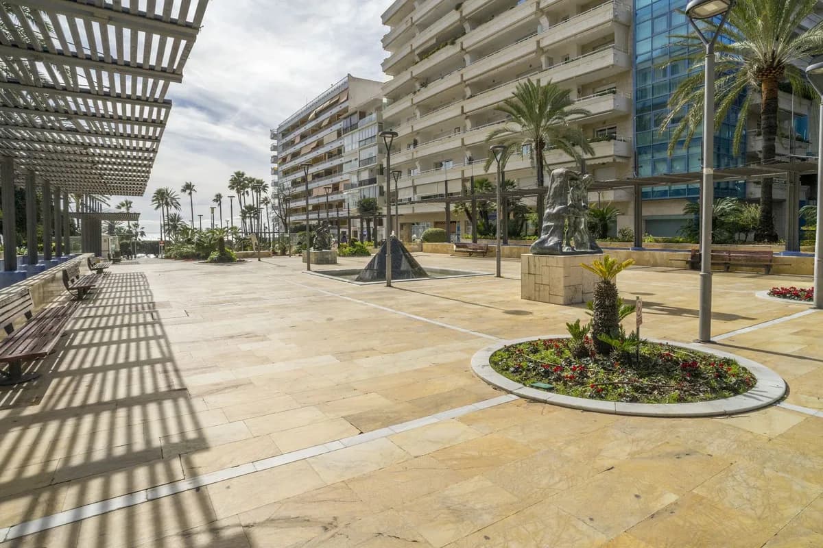 2 Bedroom Top Floor Apartment for Sale in Marbella, Málaga