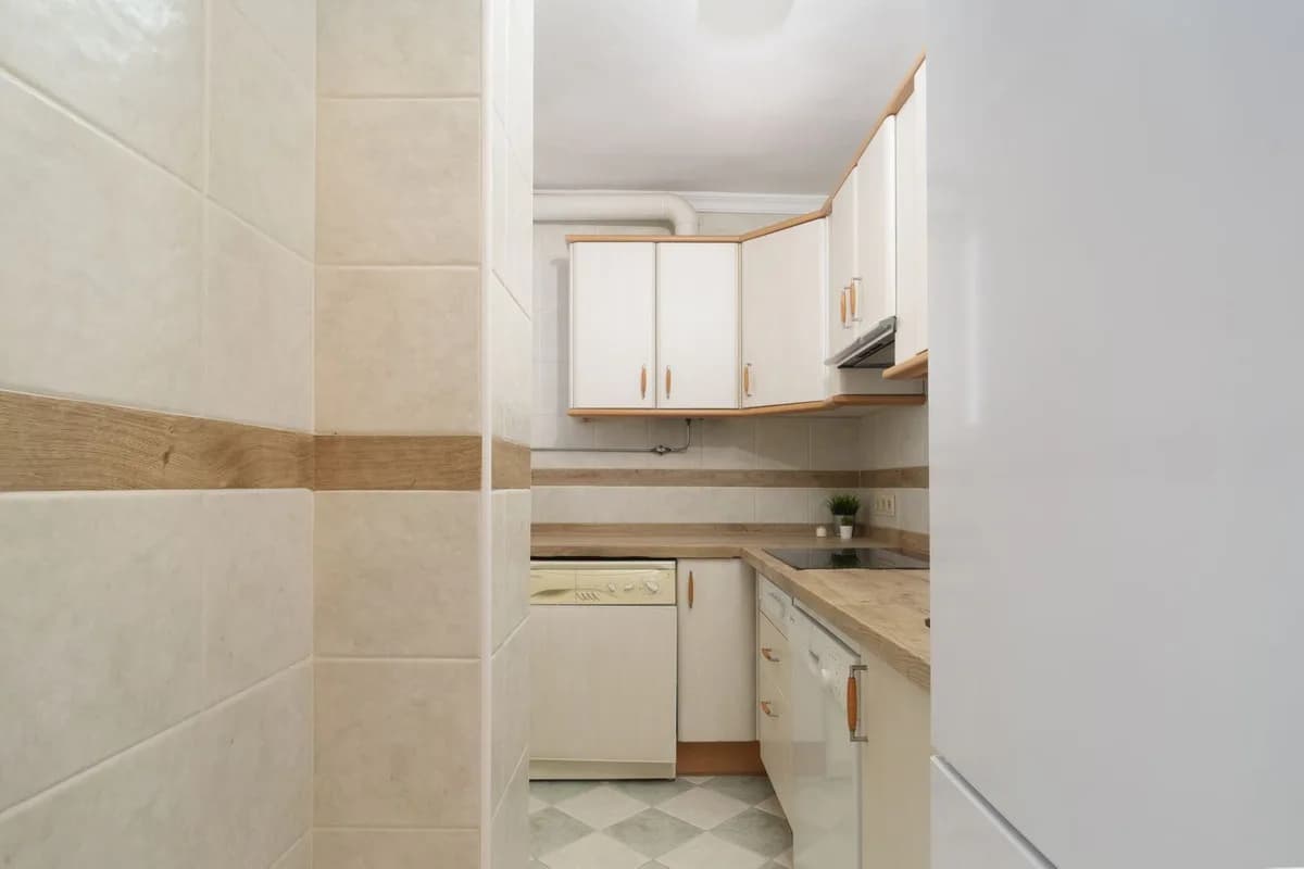 2 Bedroom Top Floor Apartment for Sale in Marbella, Málaga - Image 8