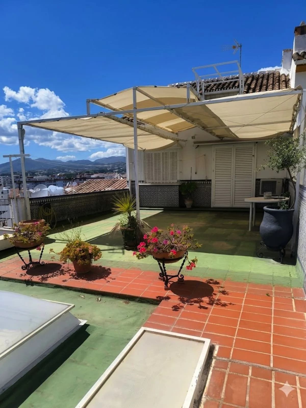 4 Bedroom Townhouse for Sale in Nueva Andalucía, Málaga - Image 4