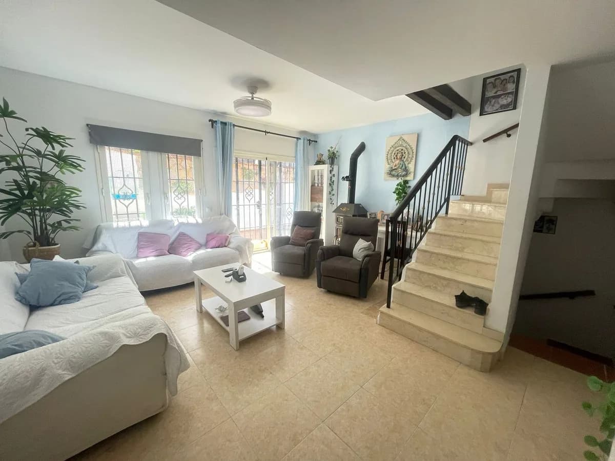 3 Bedroom Townhouse for Sale in Estepona, Málaga - Image 3