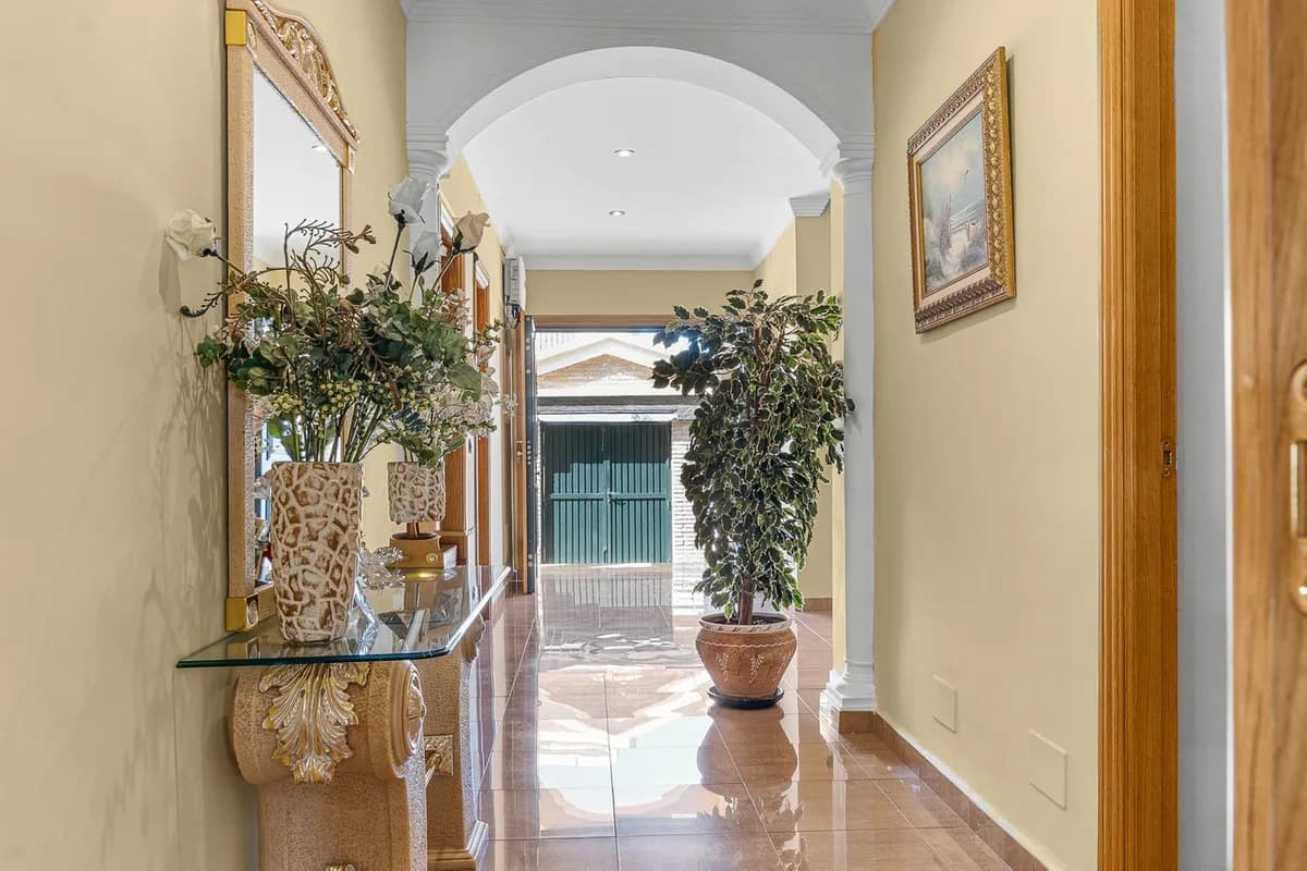 5 Bedroom Detached Villa for Sale in Torrequebrada, Málaga - Image 5
