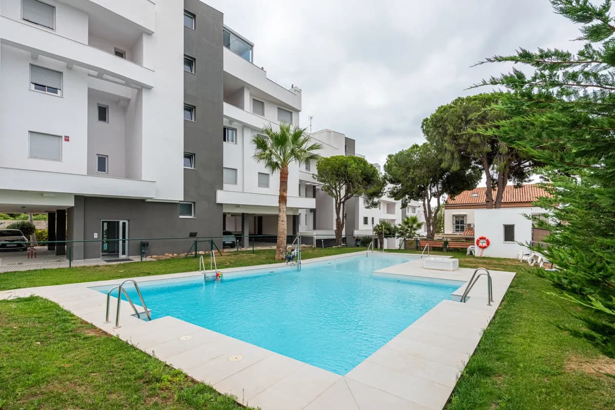 2 Bedroom Middle Floor Apartment for Sale in Torremolinos, Málaga