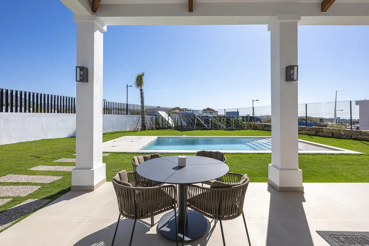 4 Bedroom Detached Villa for Sale in Estepona, Málaga - Image 7