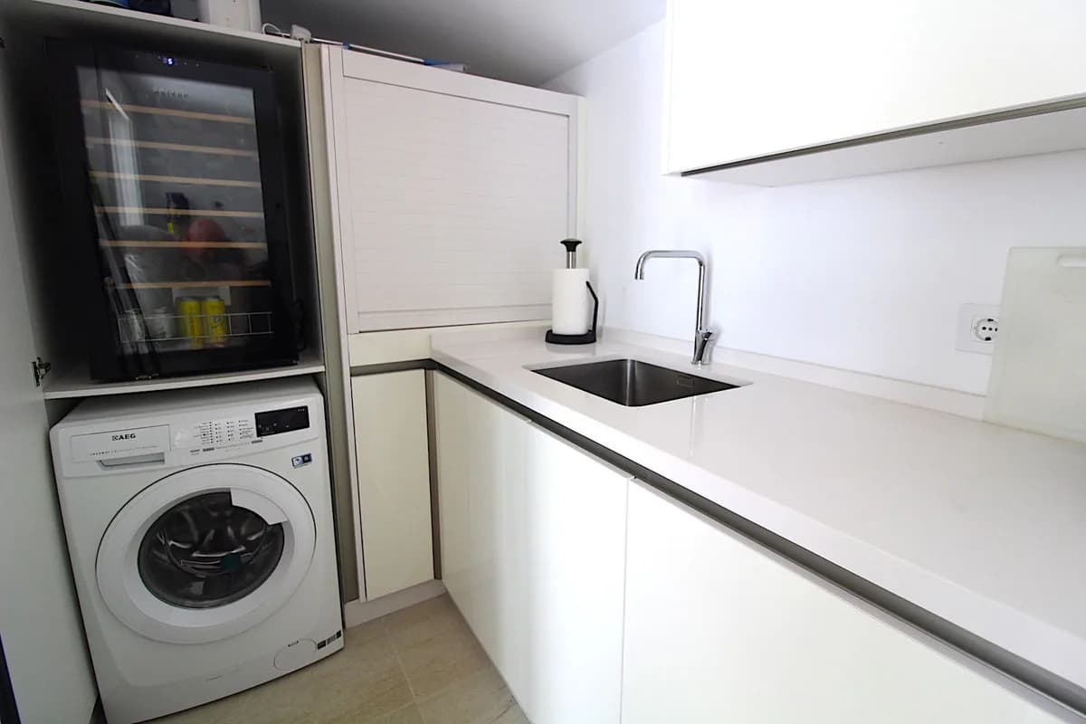 4 Bedroom Semi-Detached House for Sale in Aloha, Málaga - Image 8
