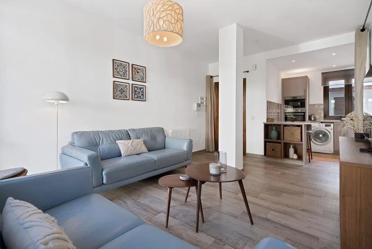 2 Bedroom Top Floor Apartment for Sale in Benahavís, Málaga - Image 6