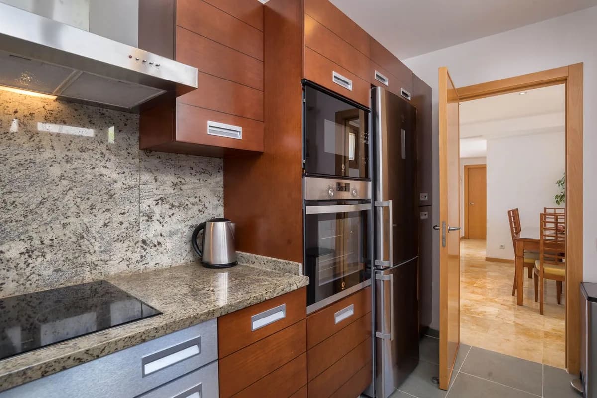 3 Bedroom Middle Floor Apartment for Sale in Altos de los Monteros, Málaga - Image 8