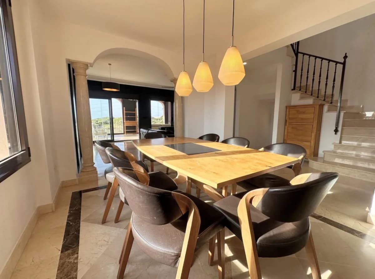 5 Bedroom Semi-Detached House for Sale in Estepona, Málaga - Image 7