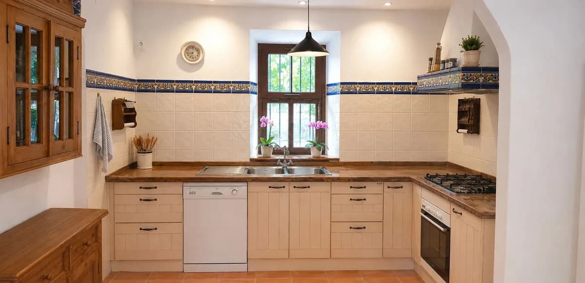 5 Bedroom Finca - Cortijo for Sale in Alhaurín de la Torre, Málaga - Image 9