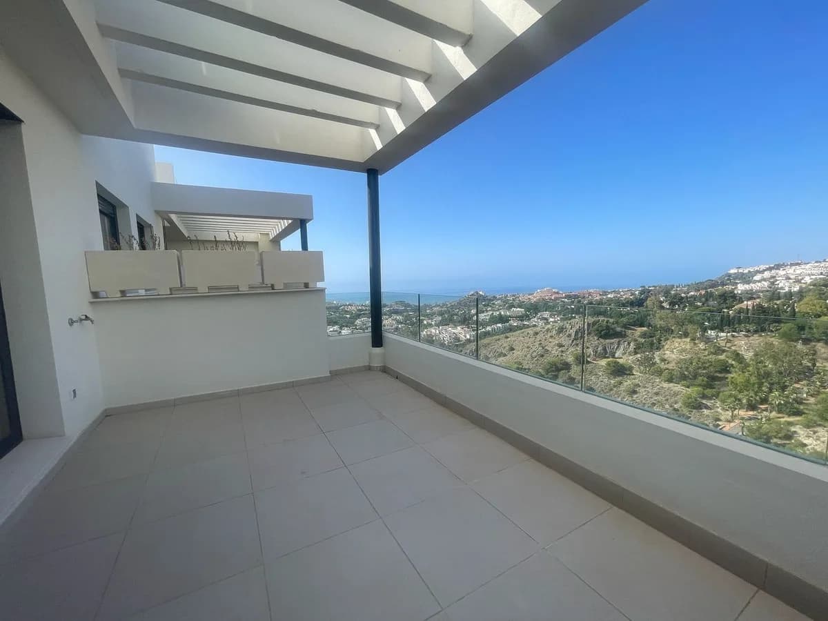 2 Bedroom Penthouse Duplex for Sale in Benalmadena, Málaga - Image 7