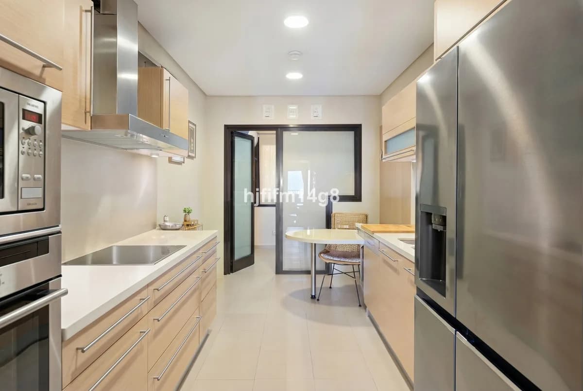 2 Bedroom Ground Floor Apartment for Sale in Benahavís, Málaga - Image 9