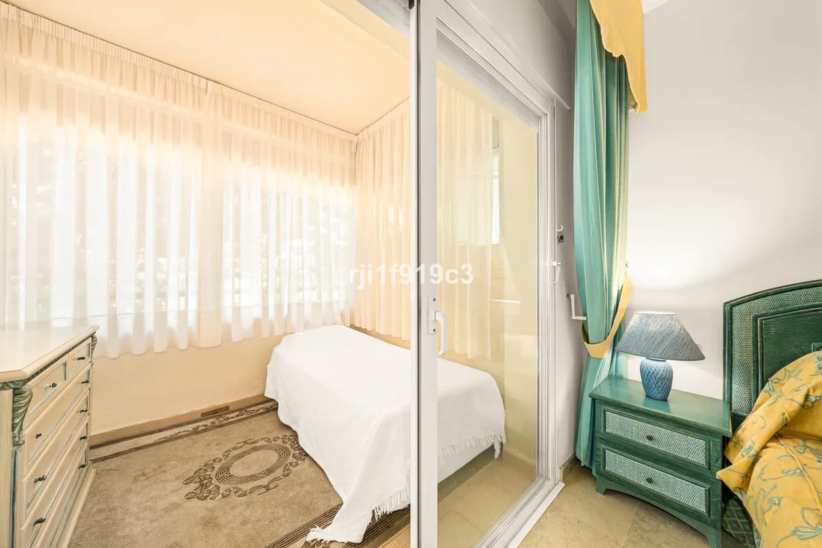 2 Bedroom Ground Floor Apartment for Sale in Elviria, Málaga - Image 7