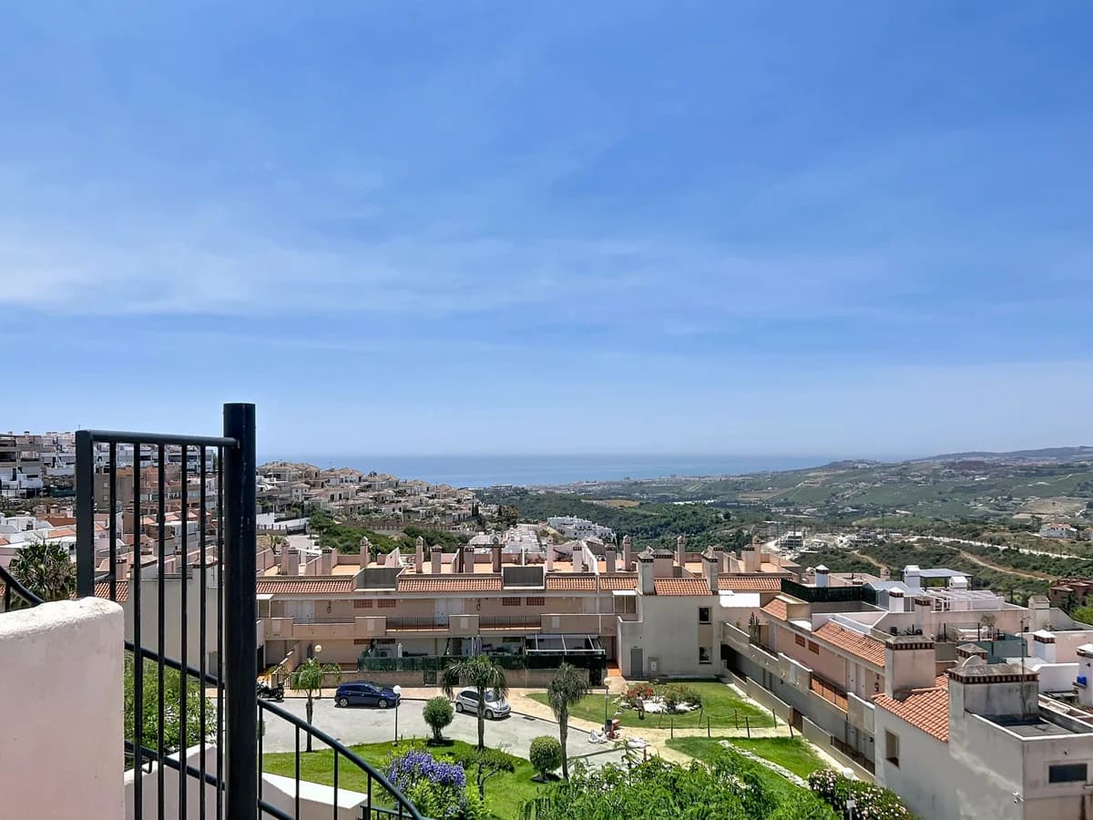 2 Bedroom Penthouse for Sale in Doña Julia, Málaga - Image 3