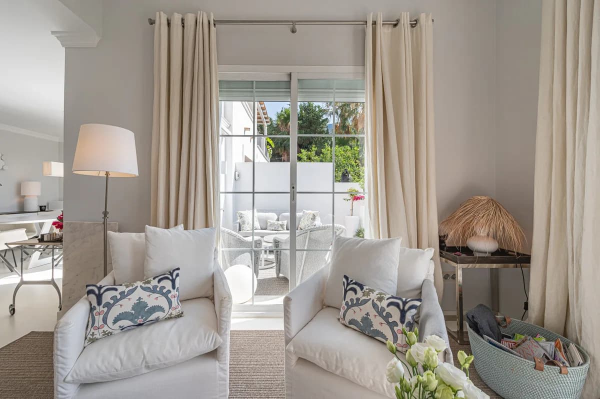 3 Bedroom Townhouse for Sale in The Golden Mile, Málaga - Image 4