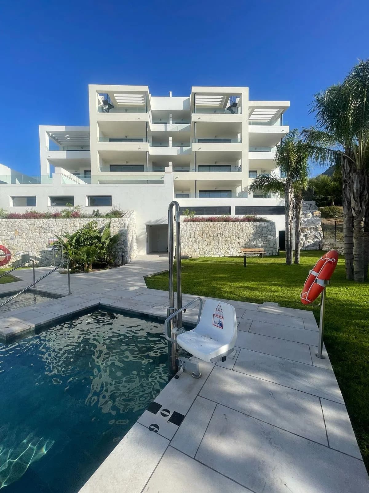 3 Bedroom Ground Floor Apartment for Sale in Benalmadena, Málaga - Image 3