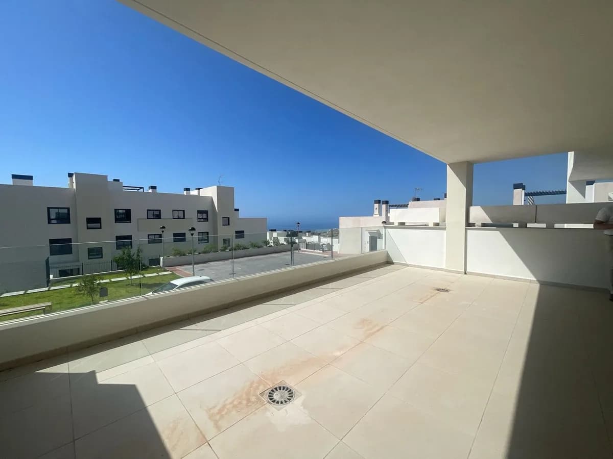 3 Bedroom Ground Floor Apartment for Sale in Benalmadena, Málaga - Image 5