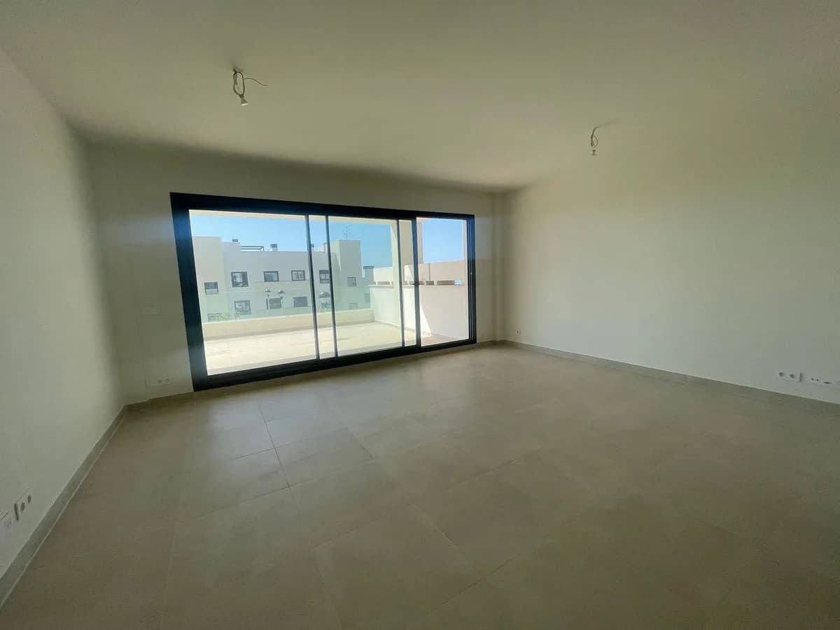 3 Bedroom Ground Floor Apartment for Sale in Benalmadena, Málaga - Image 6