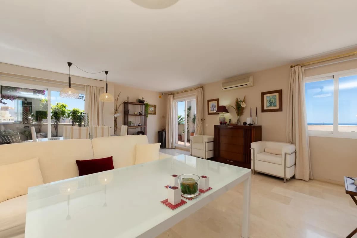 3 Bedroom Penthouse for Sale in Estepona, Málaga - Image 3