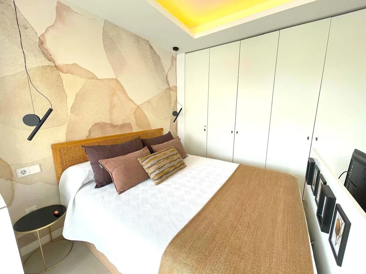 Top Floor Studio for Sale in Marbella, Málaga - Image 7