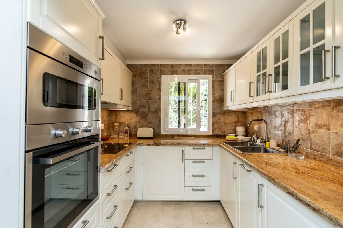 2 Bedroom Townhouse for Sale in Costabella, Málaga - Image 3