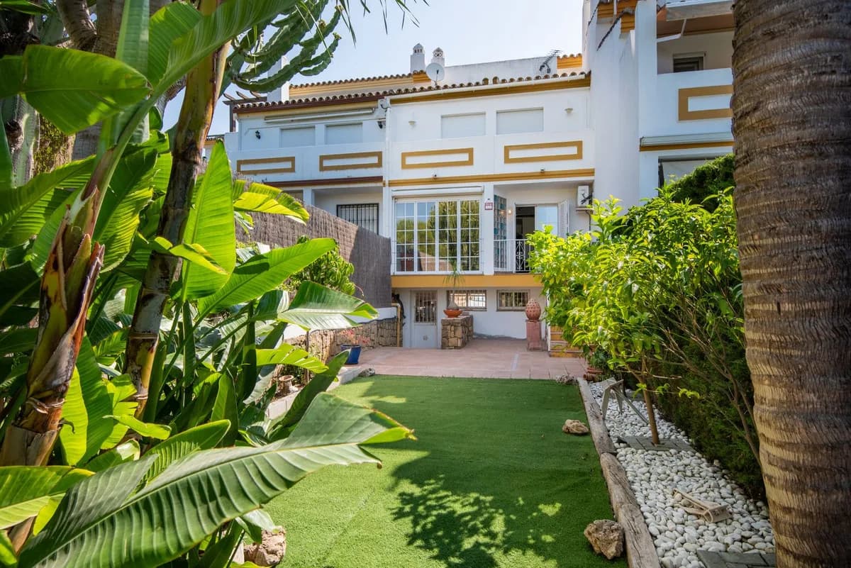 3 Bedroom Townhouse for Sale in Estepona, Málaga