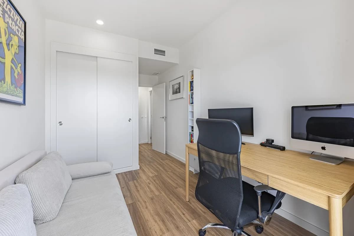 2 Bedroom Ground Floor Apartment for Sale in Estepona, Málaga - Image 3