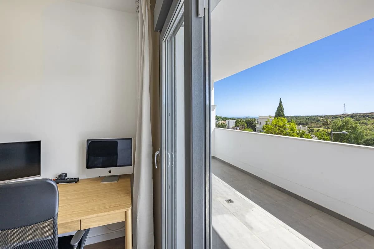 2 Bedroom Ground Floor Apartment for Sale in Estepona, Málaga - Image 4