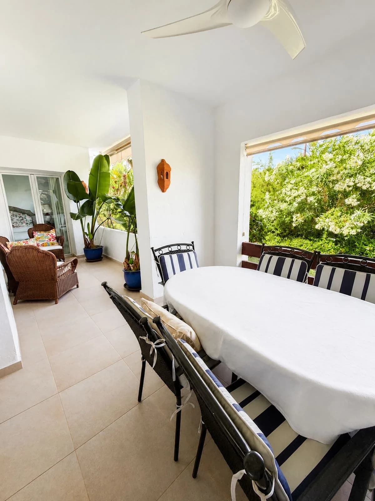 3 Bedroom Ground Floor Apartment for Sale in Costalita, Málaga - Image 9