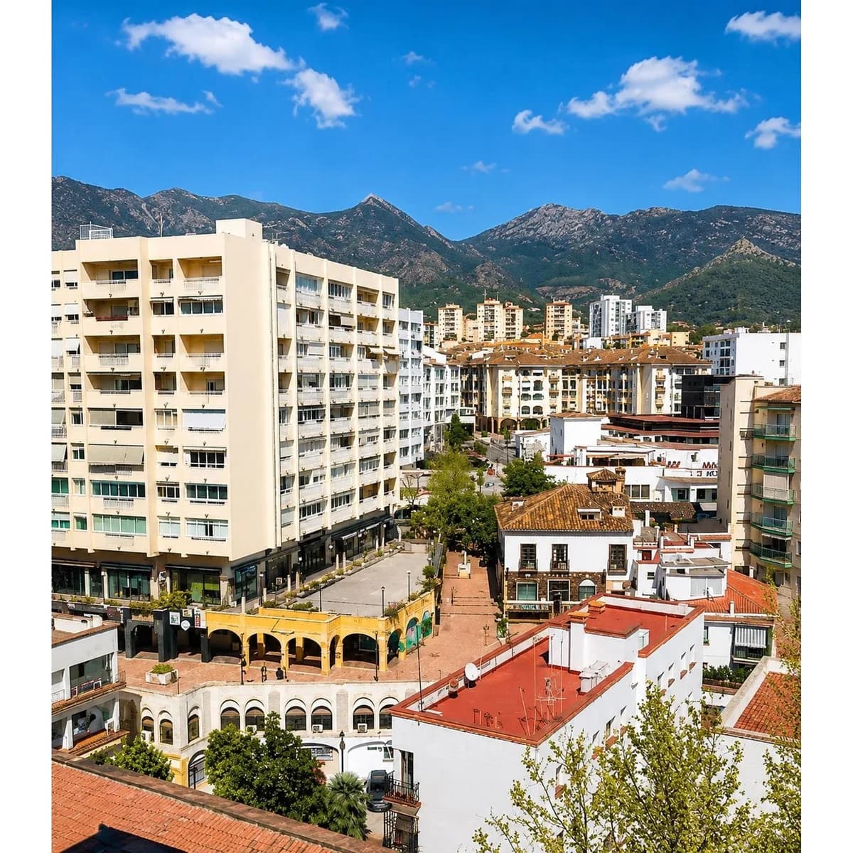 3 Bedroom Top Floor Apartment for Sale in Marbella, Málaga - Image 5