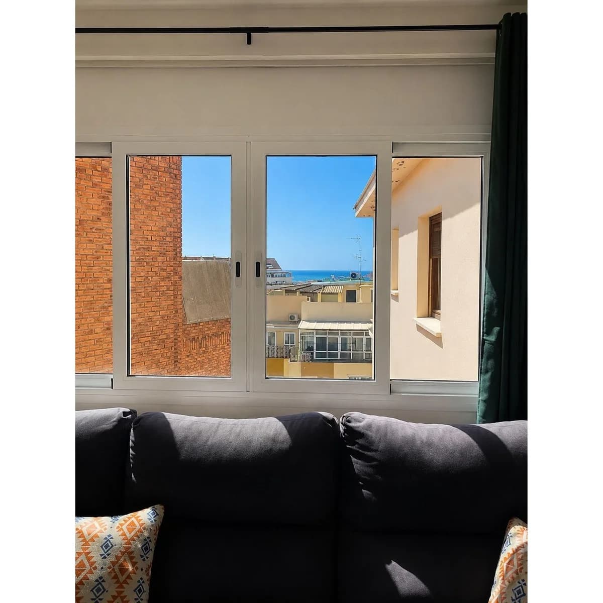 3 Bedroom Top Floor Apartment for Sale in Marbella, Málaga - Image 8