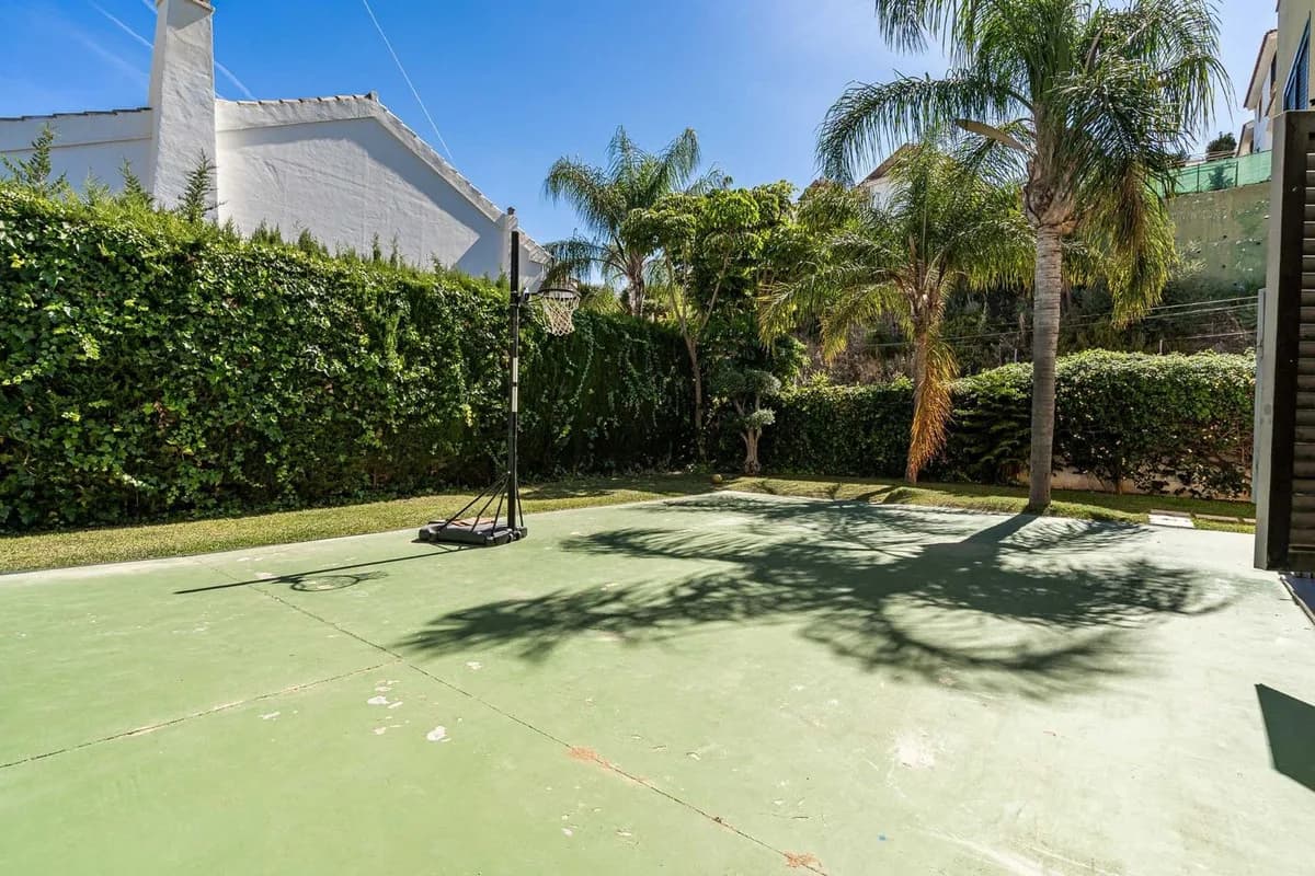 5 Bedroom Detached Villa for Sale in Mijas Costa, Málaga - Image 8
